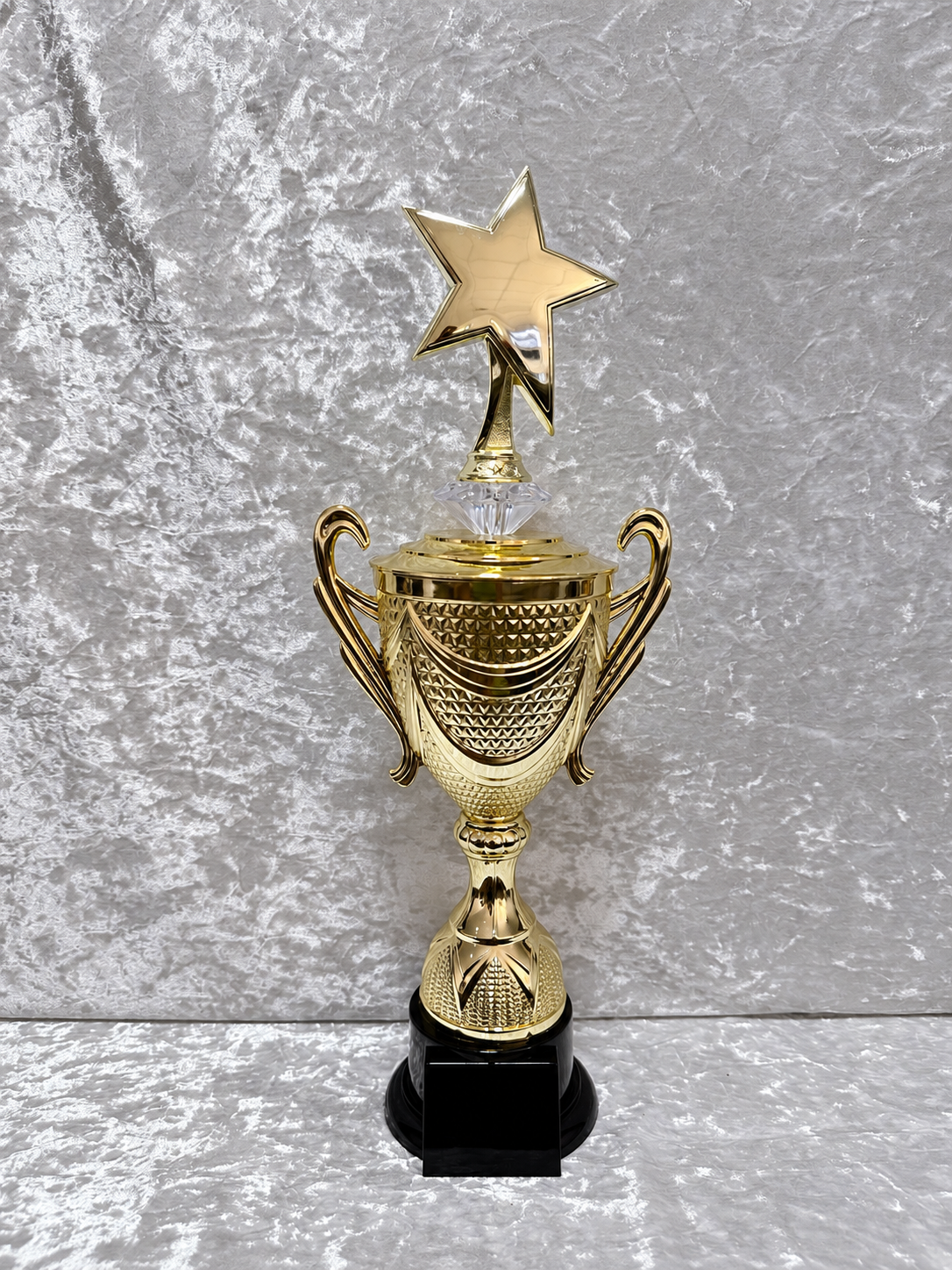 Trofeo Copa Dorada Premium con Estrella y Diamante Decorativo Personalizable