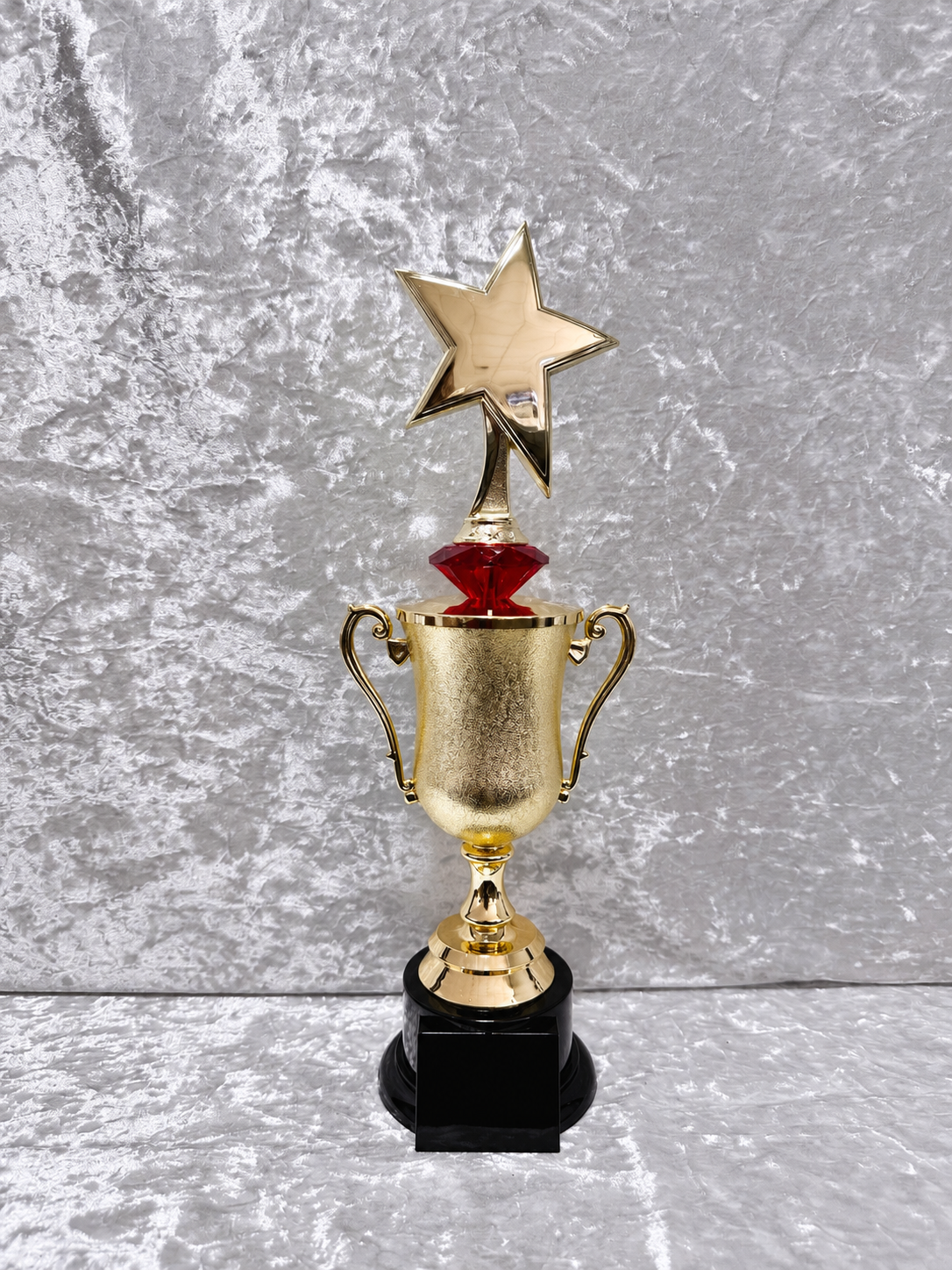 Trofeo Copa Dorada Premium con Estrella Grande, Diamante de Color y Placa Personalizable