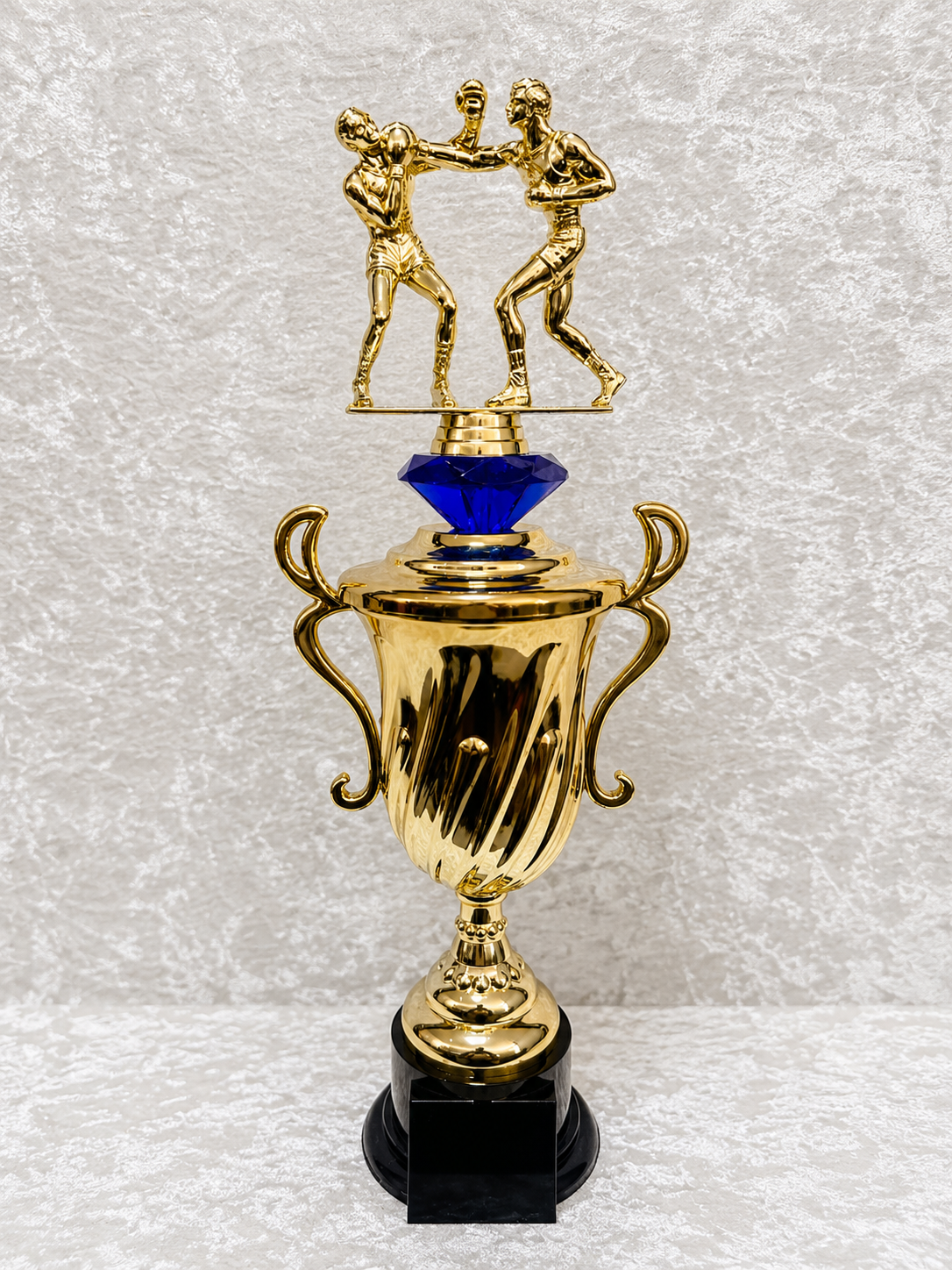 Trofeo Copa de Boxeo con Dos Peleadores y Opciones de Diamante