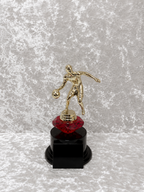 Trofeo de Baloncesto con Jugador Driblando y Diamante