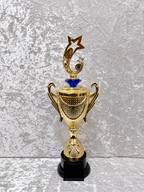 Trofeo Copa Dorada Premium con Estrellas, Diamante de Color y Placa Personalizable
