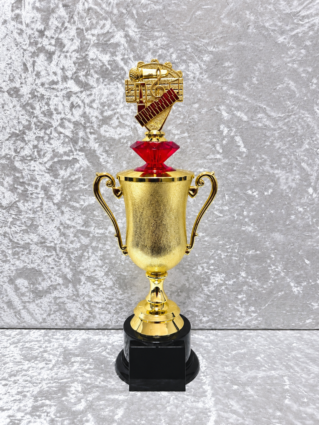 Trofeo Copa Dorada de Música con Piano, Micrófono y Diamante Personalizable