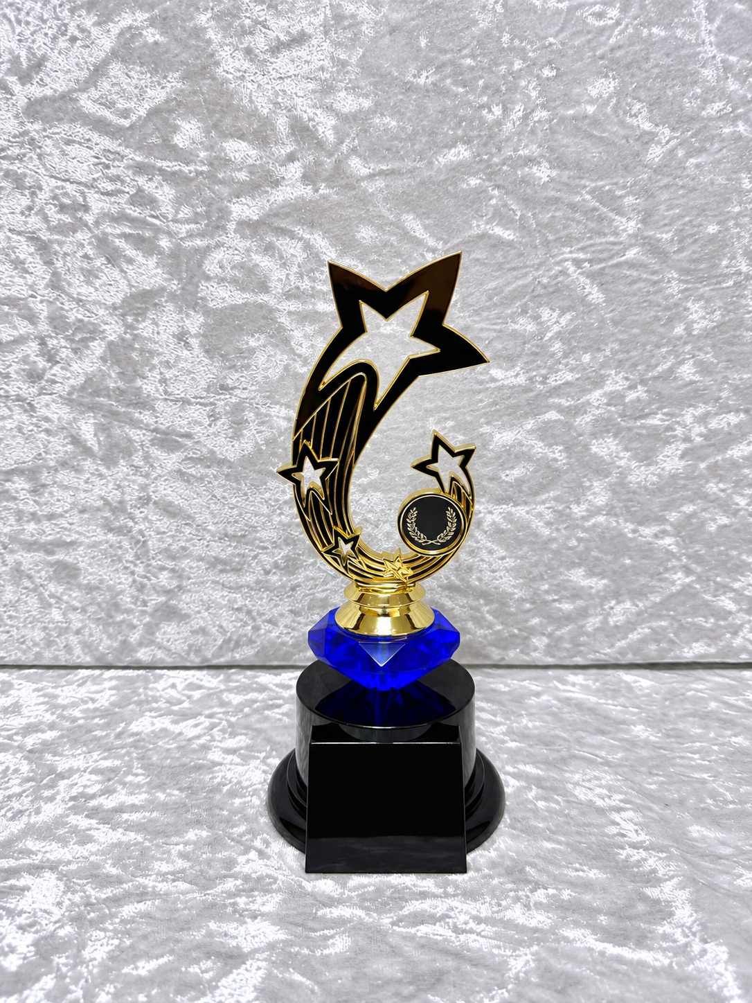 Trofeo Estrellas Dorado y Negro con Diamante de Color y Placa Personalizable