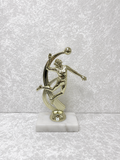 Trofeo de Voleibol Femenino Dorado con Jugadora y Base de Mármol Personalizable