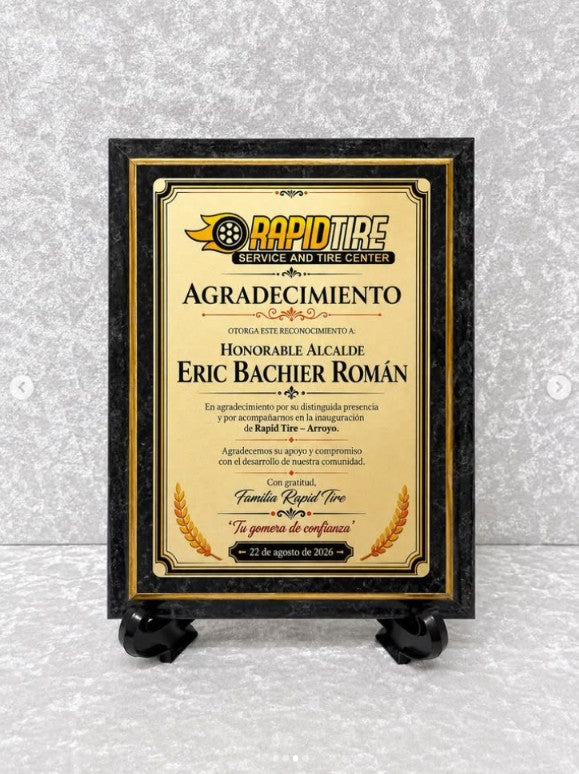 Placa de Agradecimiento Personalizada en Negro y Dorado