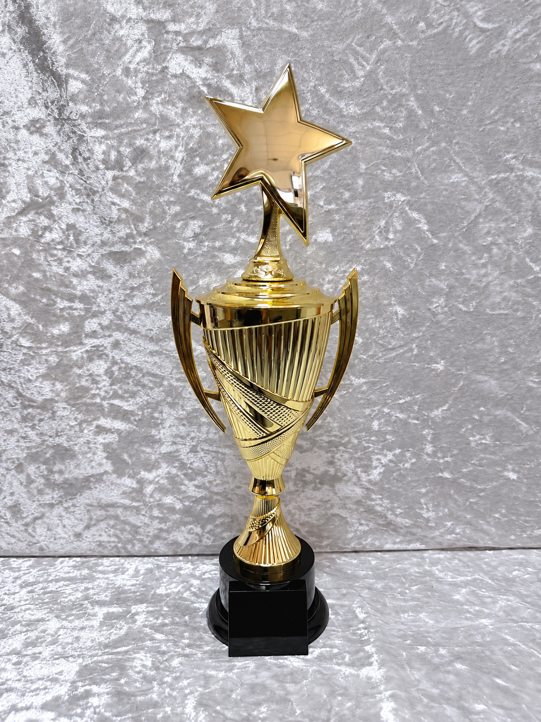 Trofeo Copa Dorada Premium con Estrella y Placa Personalizable