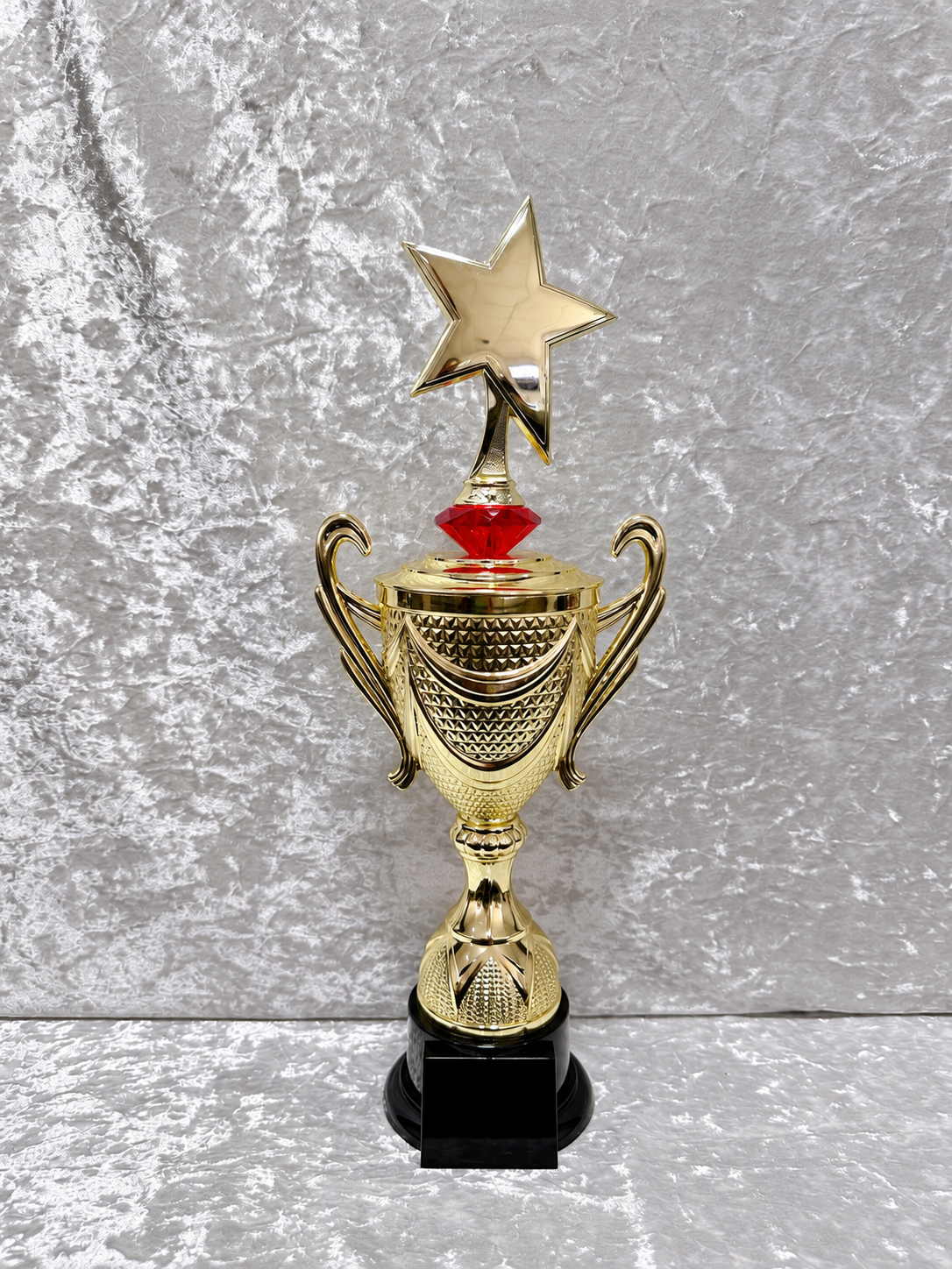Trofeo Copa Dorada Premium con Estrella y Diamante Decorativo Personalizable