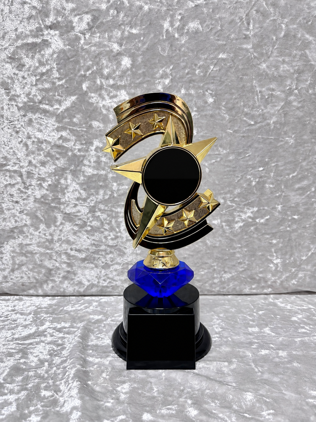 Trofeo Dorado y Negro de Estrellas con Diamante de Color, Emblema Circular y Placa Personalizable