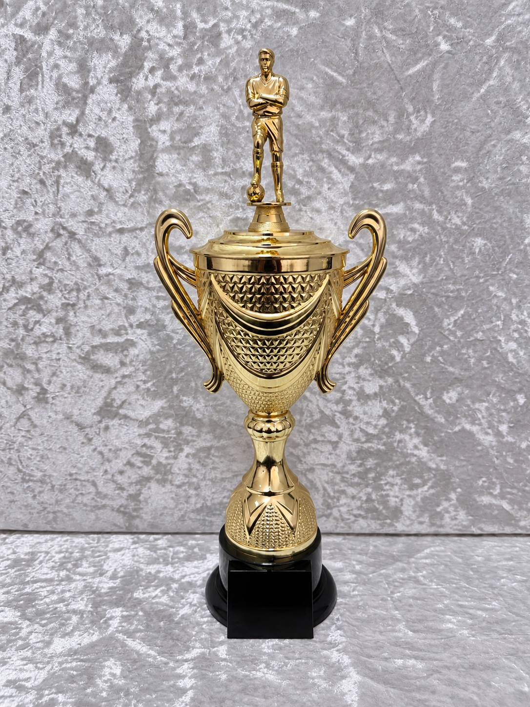 Trofeo Copa Dorada Premium de Fútbol con Jugador y Placa Personalizable
