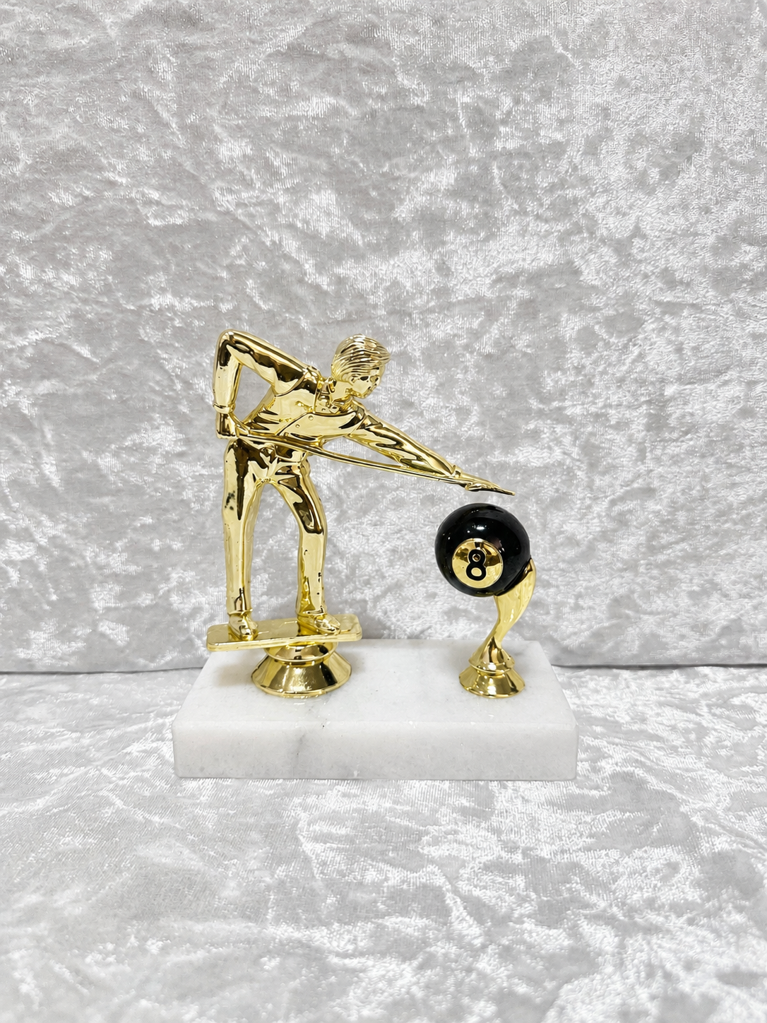 Trofeo de Billar / Pool con Jugador y Bola 8
