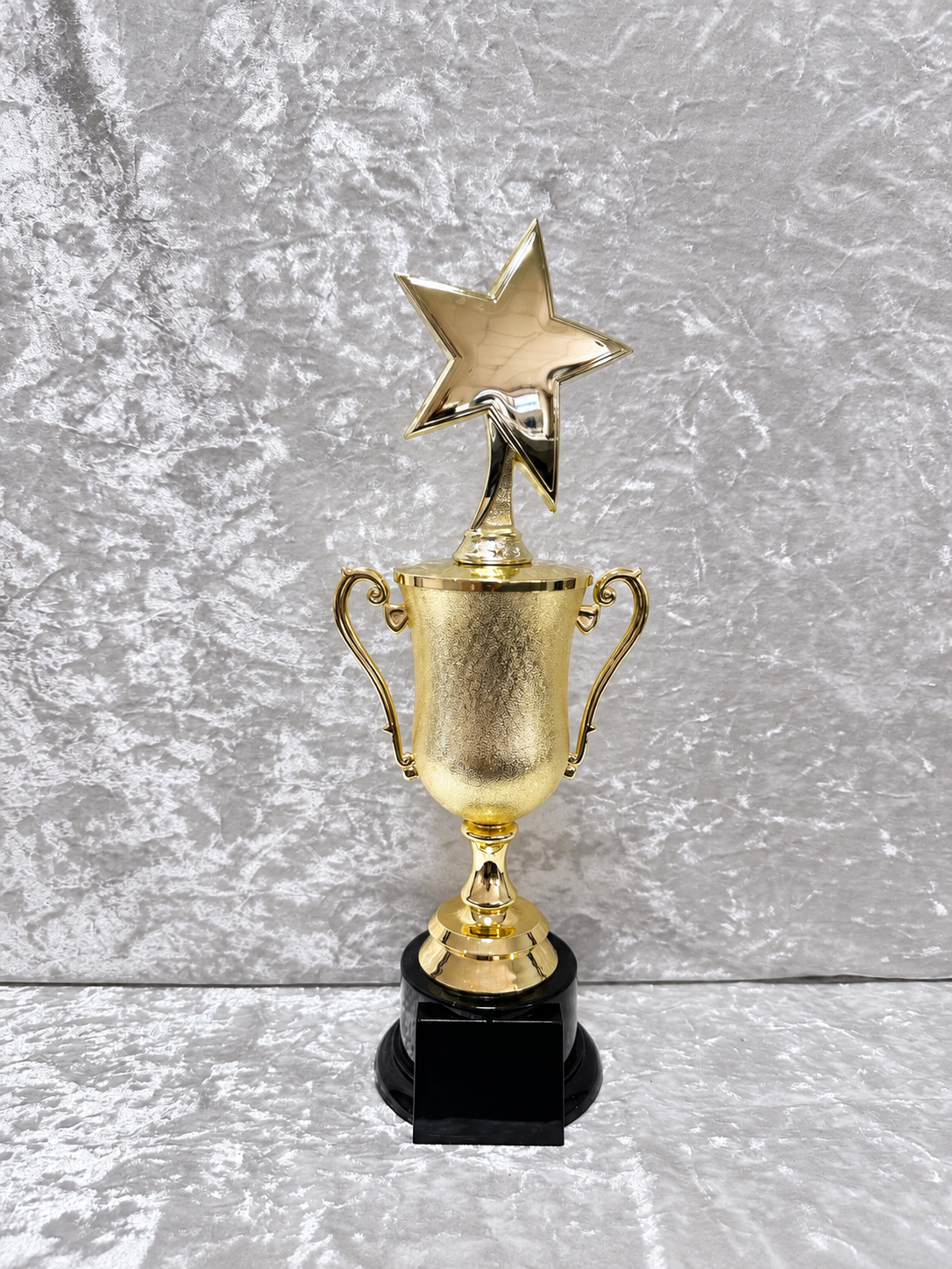 Trofeo Copa Dorada Premium con Estrella Grande y Placa Personalizable