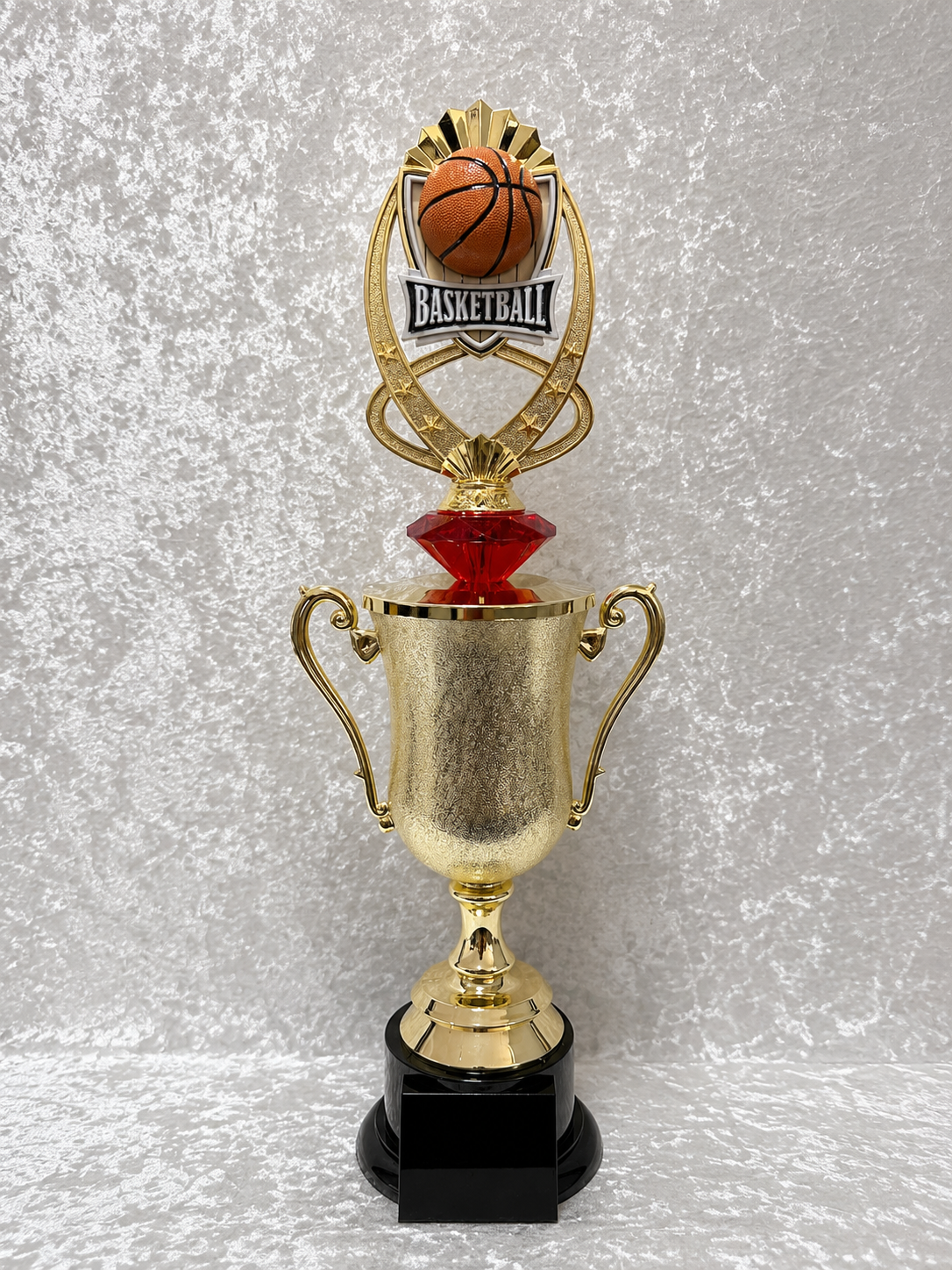 Trofeo de Baloncesto Tipo Copa Dorada con Diamante de Color