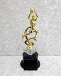 Trofeo de Baloncesto con Jugador y Base Negra