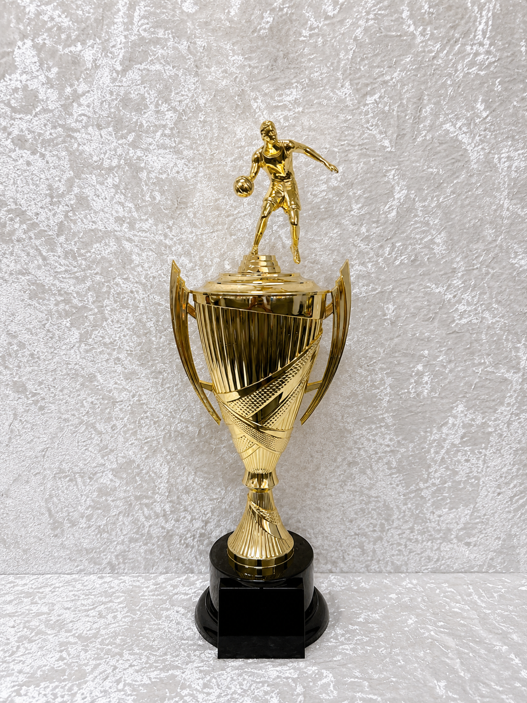 Trofeo de Baloncesto con Copa Dorada