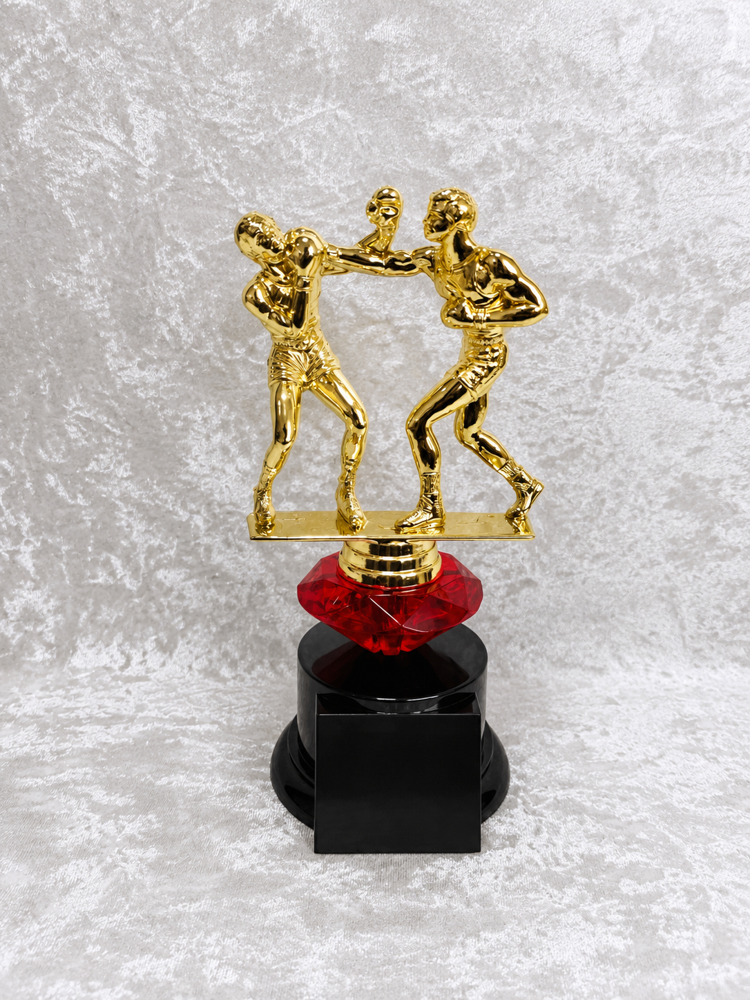 Trofeo de Boxeo con Dos Peleadores y Diamante Decorativo