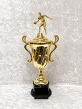 Trofeo Copa de Baloncesto con Jugador Driblando